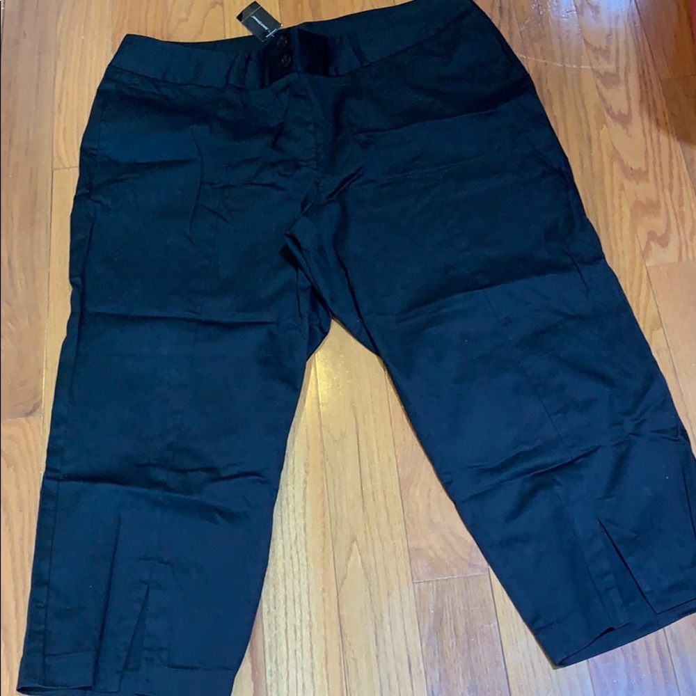 NWTR Ashley Stewart size 20 Black cropped pants